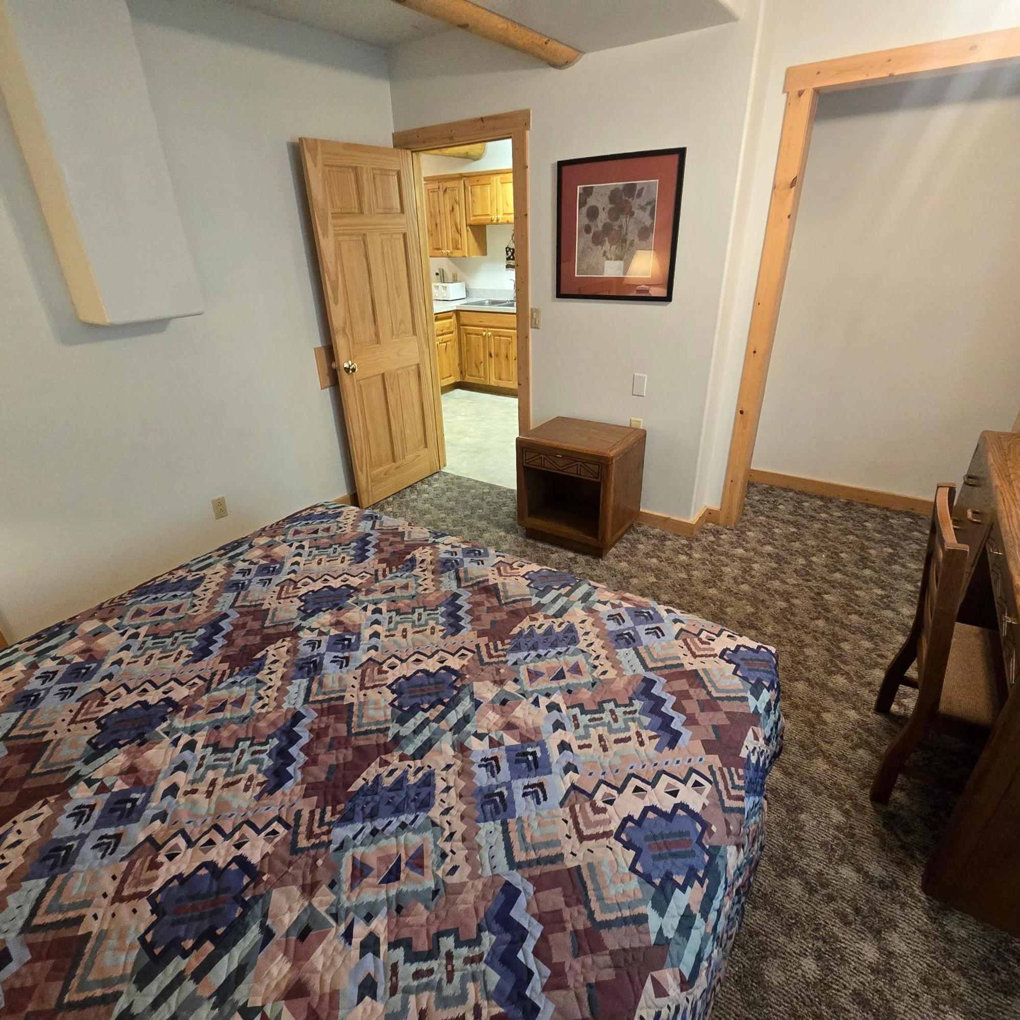 Jared'S Wild Rose Ranch Resort Айлънд Парк Стая снимка